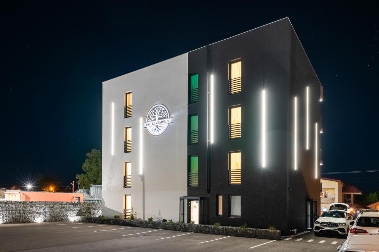 Hotel Zemplen Michalovce Eksteriør billede